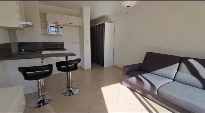 STUDIO MEUBLÉ /// Route du Val des Castagnins 06500 MENTON